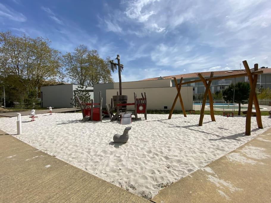 Maison Typee Arcachonnaise Avec Piscine Commune La Teste-de-Buch Luaran gambar